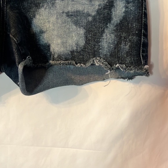 Forever21 Blue Denim Shorts Size 12 - Picture 3 of 6
